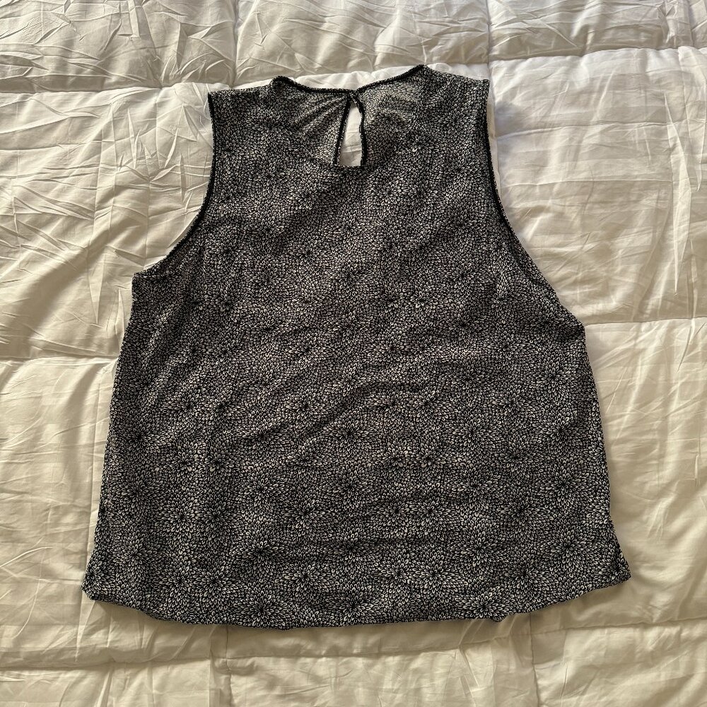 Lululemon Athletica Keyhole Back Floral Tank Top